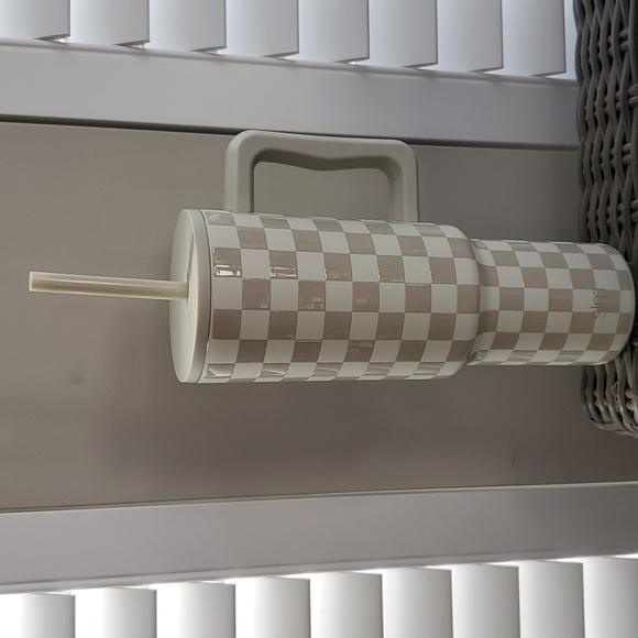 40 oz Simple Modern check tumbler - Picture 4 of 4